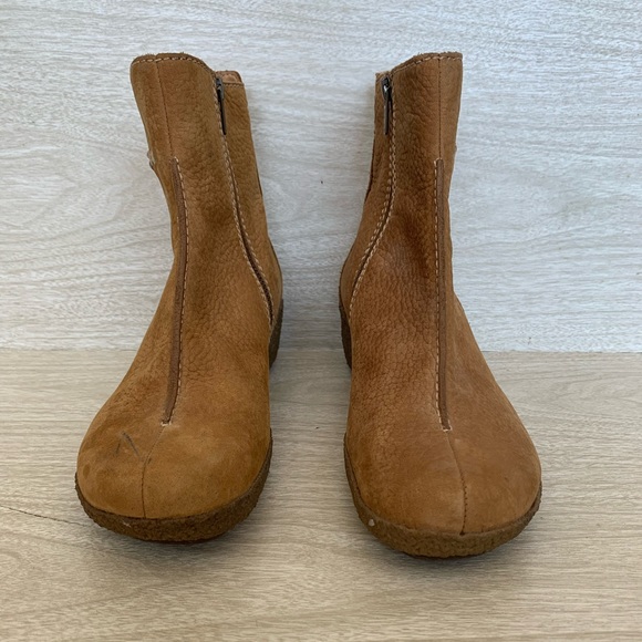 Timberland Leather Ankle Boots - Picture 8 of 13